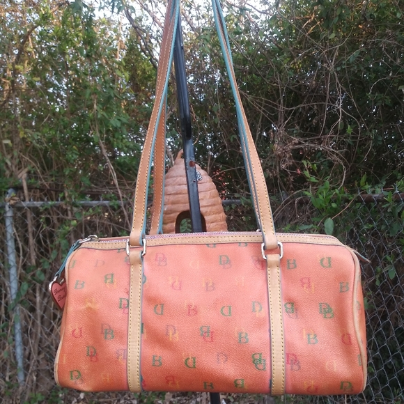 Dooney & Bourke Handbags - Dooney & Bourke Handbag ☀